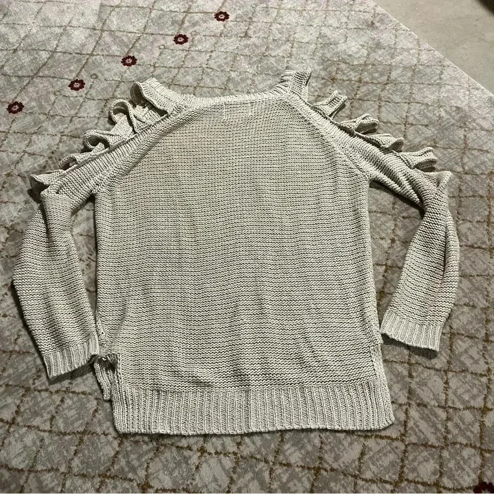 Aryn K. Cole Shoulder Knitted Fashion Sweater Top Beige Grey Pullover Size XS